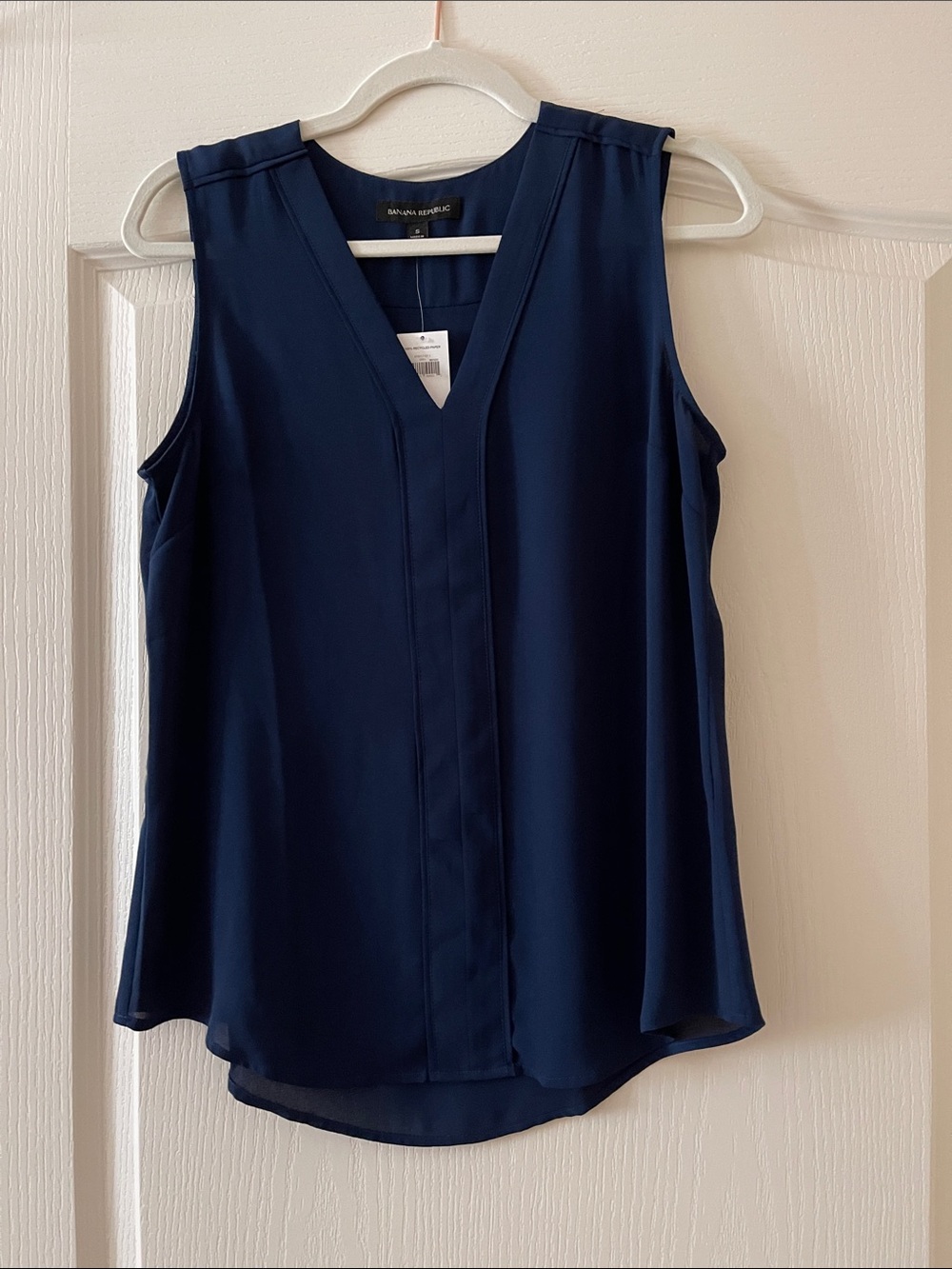 Banana Republic Navy V-Neck Sleeveless top Sz S